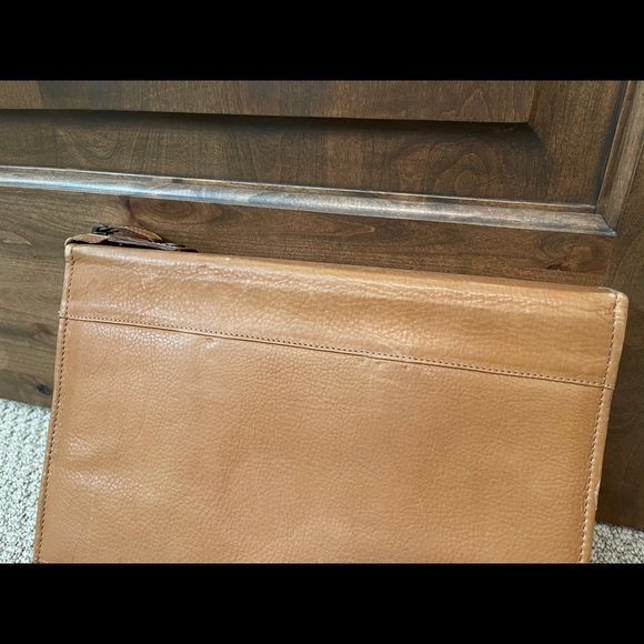Genuine leather tan portfolio carrier/ organizer - Picture 14 of 16